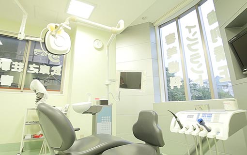 矯正中の抜歯・虫歯治療等も一貫対応